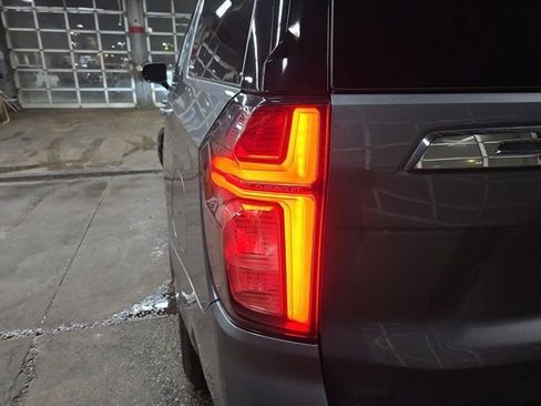 Used 2021 Chevrolet Suburban LT image 35