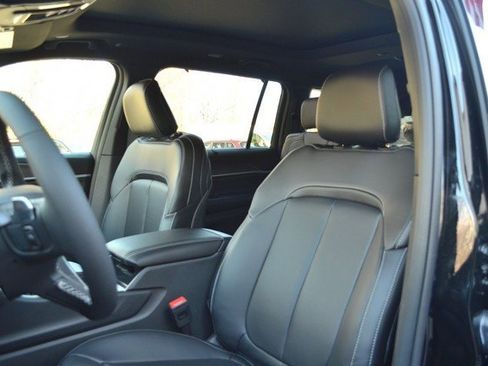 New 2025 Jeep Grand Cherokee L Limited w/ Luxury Tech Group II image 15