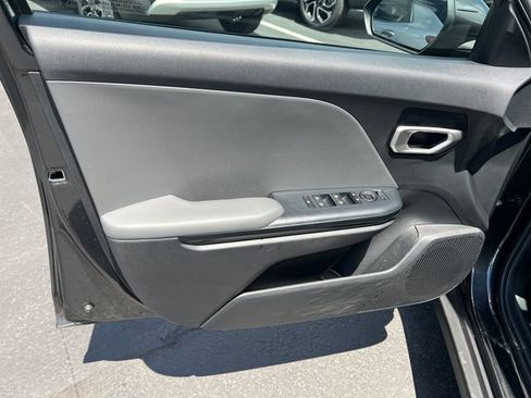Used 2025 Kia K4 FWD image 11
