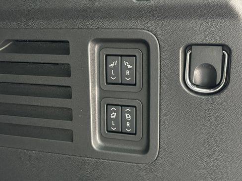 New 2026 Buick Enclave Avenir w/ Super Cruise Package FWD image 14