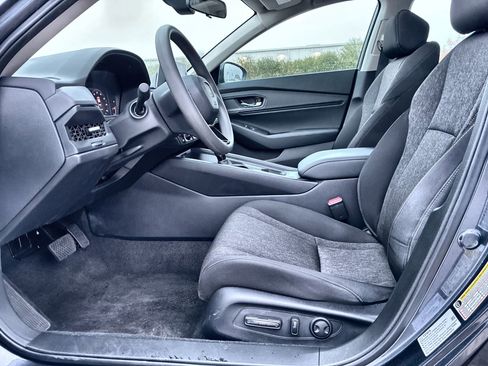 Certified 2025 Honda Accord SE image 18