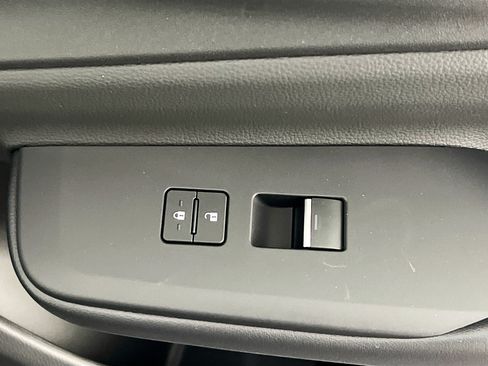 New 2026 Toyota Prius Plug-In Hybrid FWD image 31
