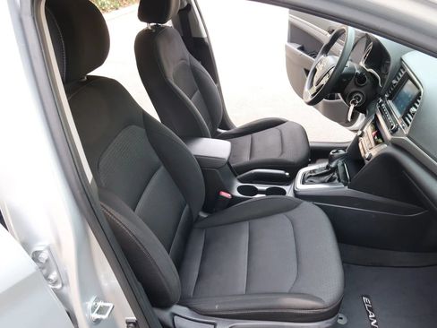 Used 2018 Hyundai Elantra SEL FWD image 18