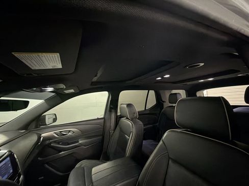 Used 2023 Chevrolet Traverse Premier w/ Redline Edition FWD image 19