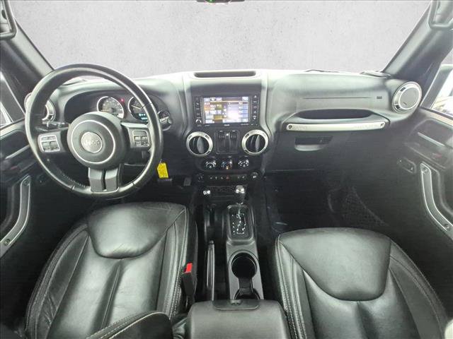 Used 2018 Jeep Wrangler Sahara w/ Connectivity Group AWD/4WD image 19
