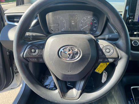 Used 2023 Toyota Corolla LE FWD image 13