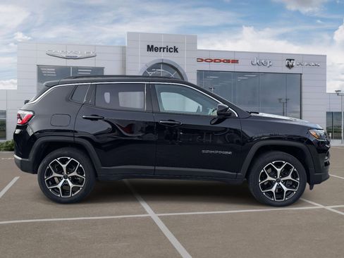 Used 2025 Jeep Compass Limited w/ Sun & Sound Group AWD/4WD image 6
