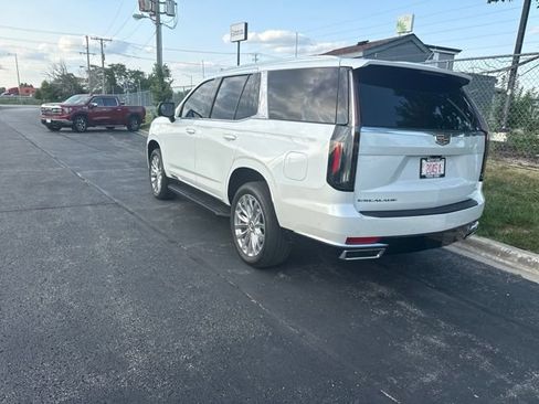 Used 2024 Cadillac Escalade Premium Luxury AWD/4WD image 3
