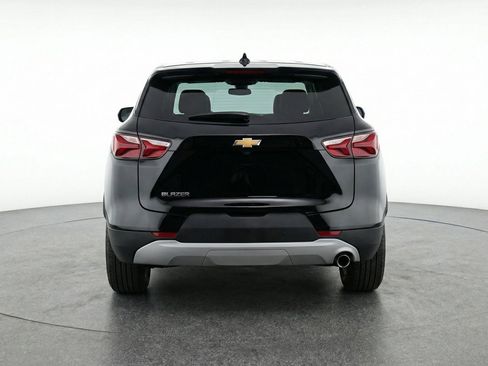 Used 2025 Chevrolet Blazer LT FWD image 7