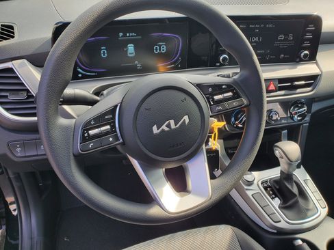 New 2026 Kia Seltos LX FWD image 22