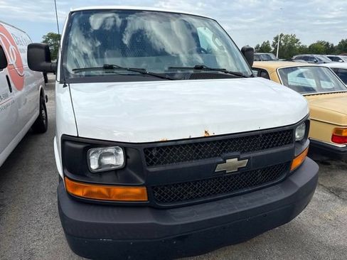 Used 2016 Chevrolet Express 2500 RWD image 8