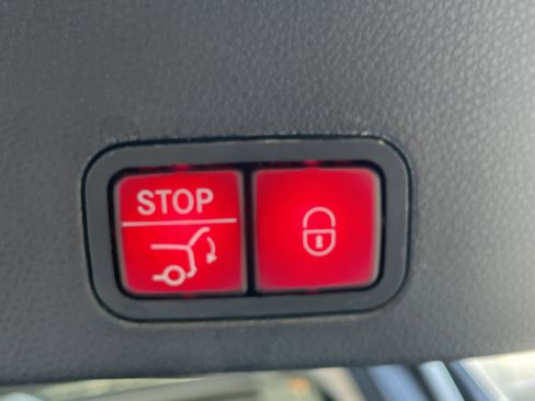 Used 2018 Mercedes-Benz GLS 550 4MATIC image 13