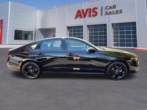 Used 2025 Honda Accord SE image 5