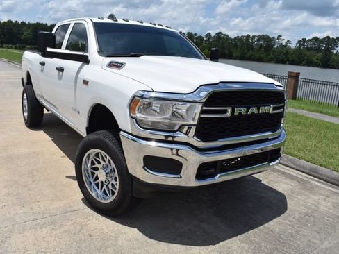 Used 2022 RAM 2500 Tradesman w/ Chrome Appearance Group AWD/4WD image 2