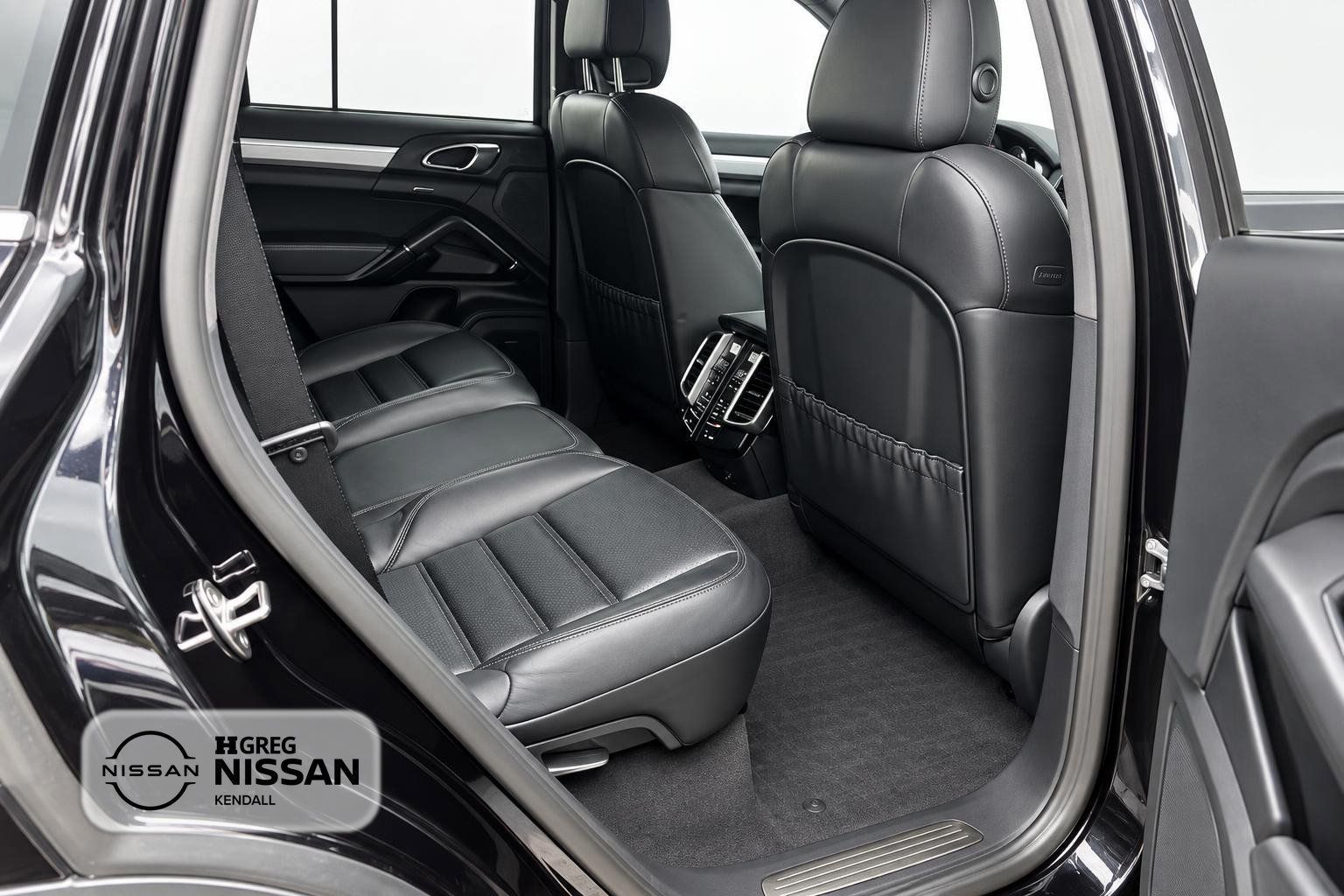 Used 2015 Porsche Cayenne Turbo AWD/4WD image 16