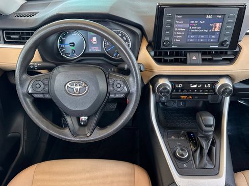 Certified 2021 Toyota RAV4 LE AWD/4WD image 18
