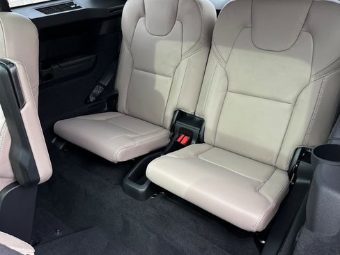 New 2026 Volvo XC90 T8 Ultra w/ Lounge Package AWD/4WD image 13