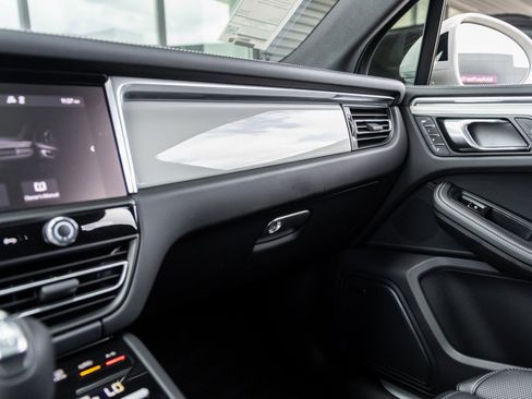 New 2026 Porsche Macan S image 35