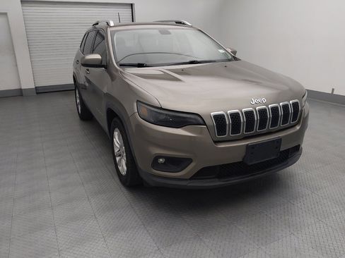 Used 2019 Jeep Cherokee Latitude w/ Popular Appearance Group FWD image 14