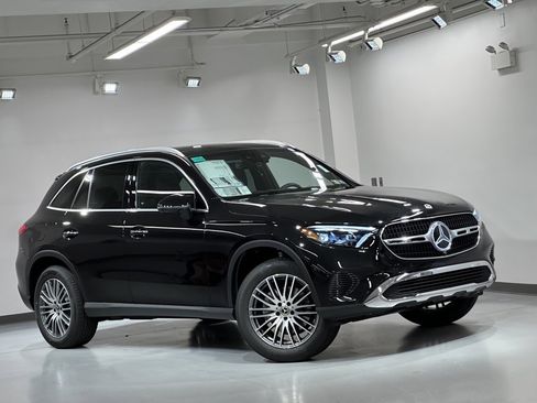 New 2026 Mercedes-Benz GLC 300 4MATIC image 2