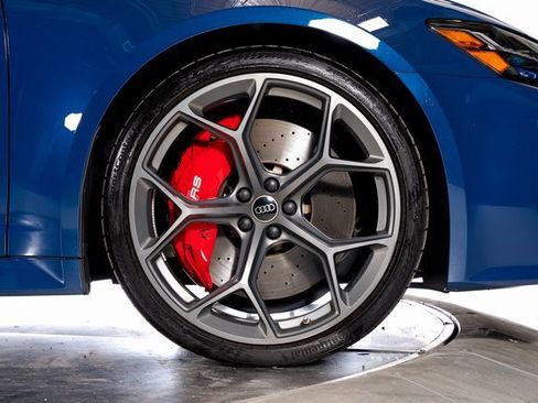 Used 2025 Audi RS 6 performance image 16