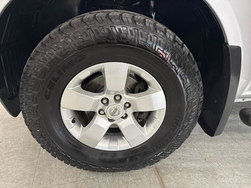Used 2012 Nissan Frontier SV AWD/4WD image 57