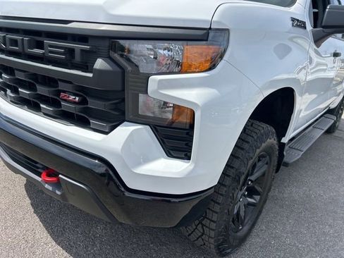 New 2026 Chevrolet Silverado 1500 Custom Trail Boss w/ LPO, Dark Essentials Package AWD/4WD image 9