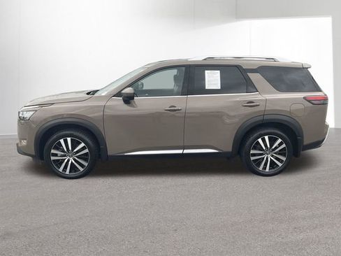 Certified 2023 Nissan Pathfinder Platinum w/ Lighting Package (N92) AWD/4WD image 5