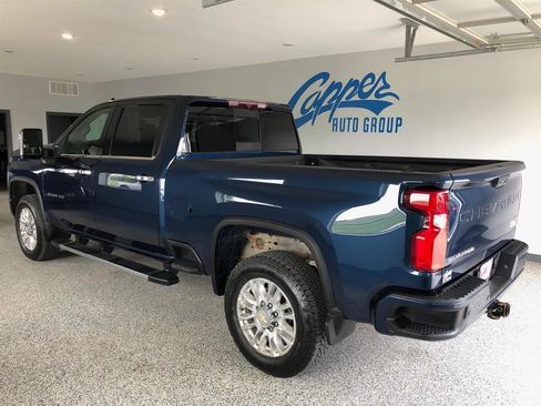 Used 2022 Chevrolet Silverado 2500 High Country AWD/4WD image 2