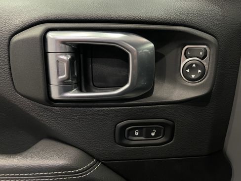 Used 2022 Jeep Wrangler Unlimited Sahara w/ Cold Weather Group image 11