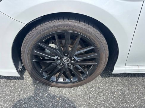 Used 2021 Toyota Camry XSE FWD image 11