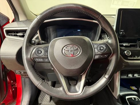 Certified 2023 Toyota Corolla Cross XLE image 22