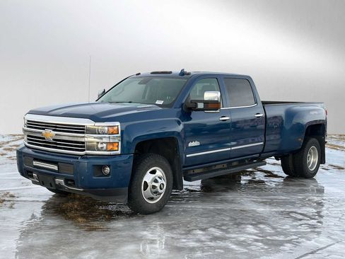 Used 2015 Chevrolet Silverado 3500 High Country w/ Duramax Plus Package image 7