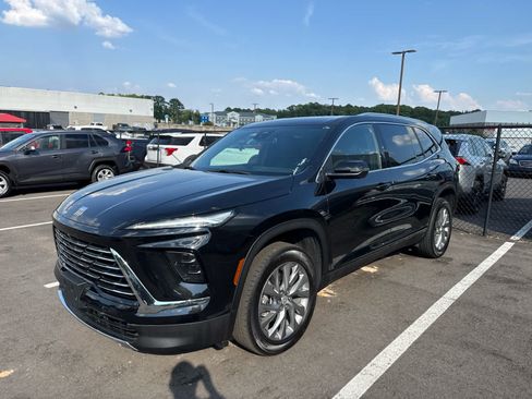 Used 2025 Buick Enclave Preferred FWD image 6
