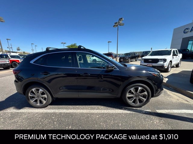 Used 2023 Ford Escape Platinum w/ Premium Technology Package AWD/4WD image 3