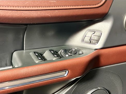 Used 2024 Ford Expedition Limited image 16