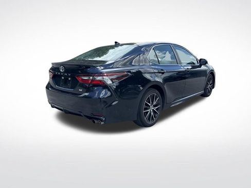 Used 2021 Toyota Camry SE FWD image 5