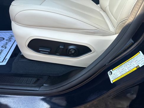 Used 2024 Jeep Grand Cherokee Limited image 19