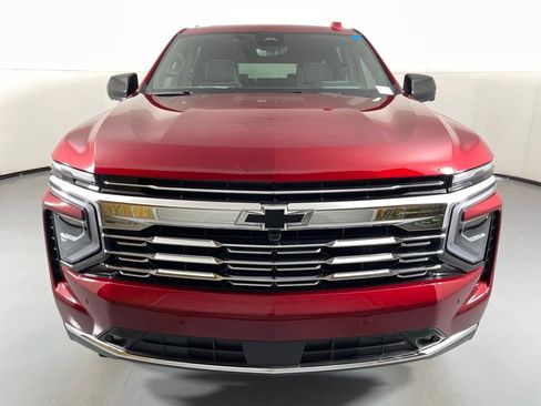 New 2025 Chevrolet Suburban Premier AWD/4WD image 4