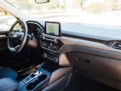 Used 2020 Ford Escape Titanium w/ Titanium Premium Package 2.0 image 29