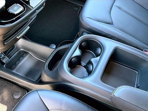 New 2026 Chrysler Pacifica Select image 8