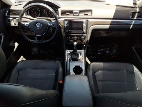 Used 2018 Volkswagen Passat 2.0T SE FWD image 24