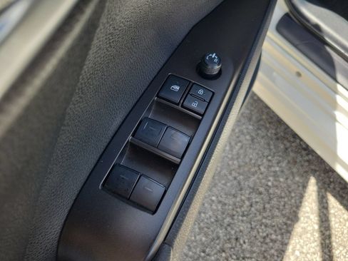 Used 2024 Toyota Camry SE FWD image 13