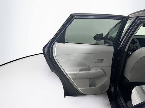 Used 2025 Hyundai Kona SEL image 27