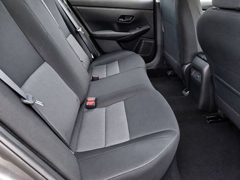 Used 2025 Nissan Sentra SV FWD image 37