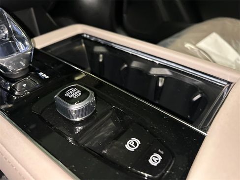 New 2026 Volvo XC90 B5 Core w/ Protection Package image 20