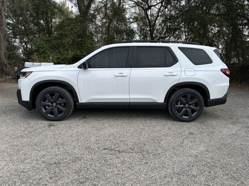 New 2026 Honda Pilot Sport image 3