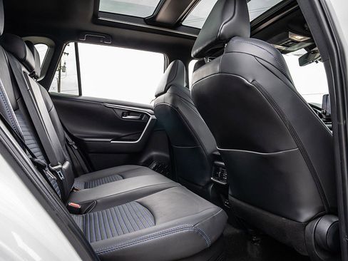 Used 2023 Toyota RAV4 XSE AWD/4WD image 23