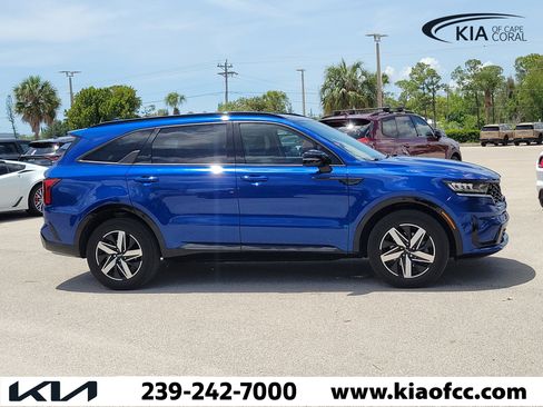 Used 2023 Kia Sorento S w/ Panoramic Sunroof Package FWD image 2