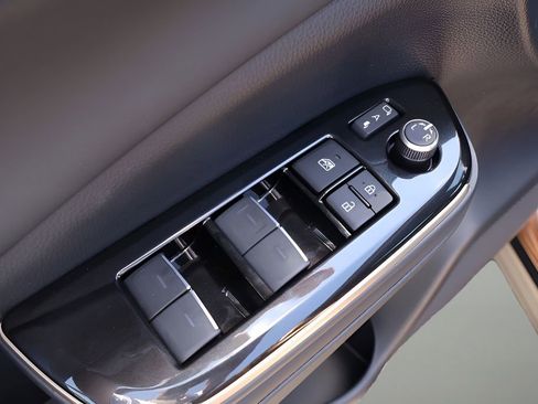 New 2026 Toyota Crown Signia AWD/4WD image 10